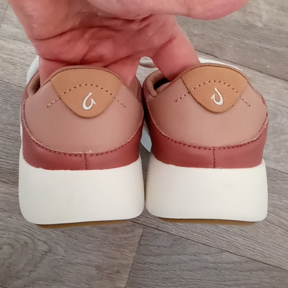 OluKai Kaulele Cedarwood Leather Sneaker - Picture 6 of 12